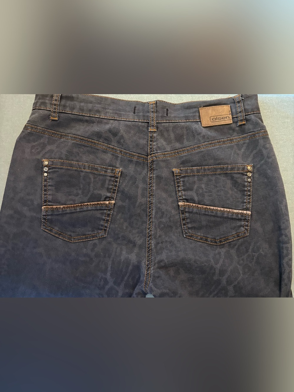 Olsen “Mona” Hi-Waist Straight Slim Cut Leg Power Stretch Tonal Animal Print(10) - Picture 4 of 9